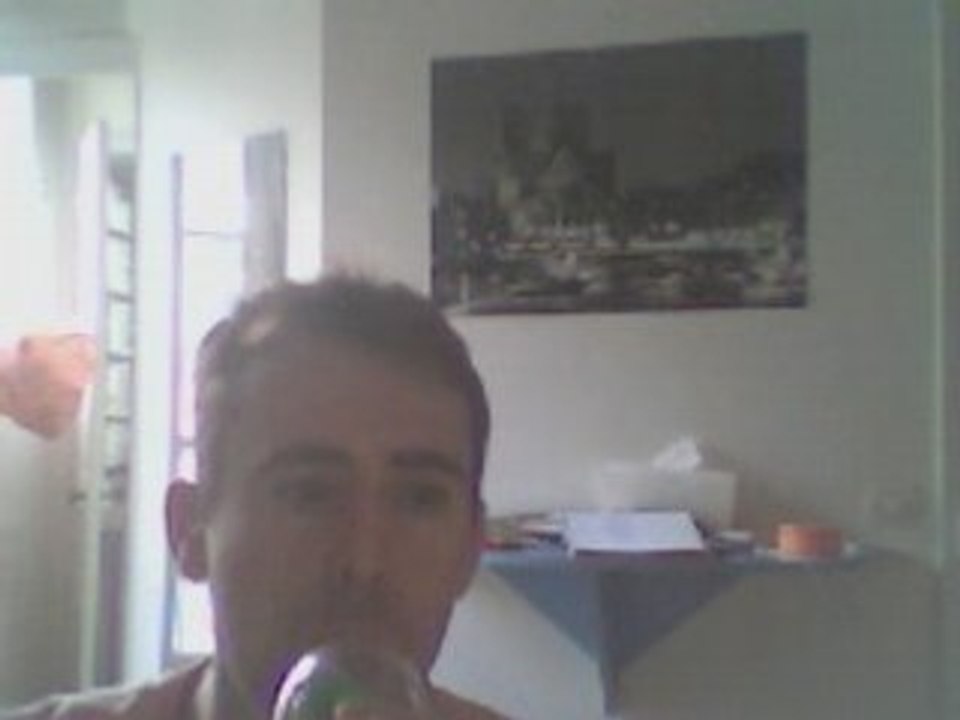 Wiwi égratigne "ça fait rire les oiseaux"