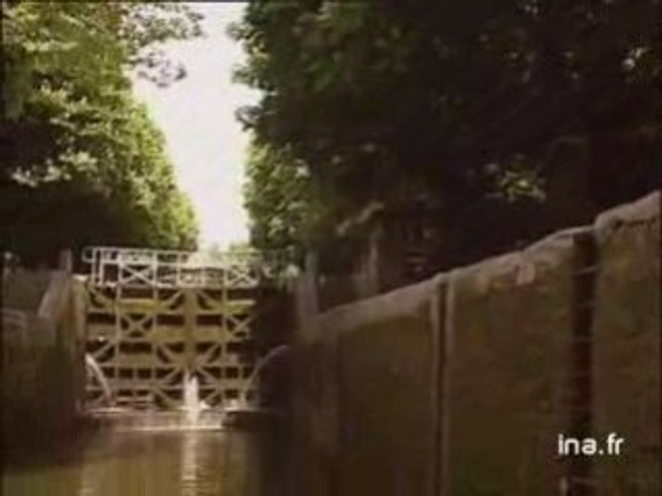 Carte postale de Bastille (La Villette)