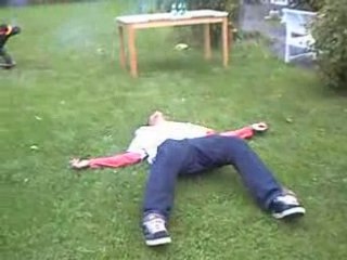 Régis fait du trampoline