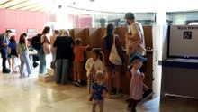 Hundreds of kids take to New South Wales parliament for day of democracy