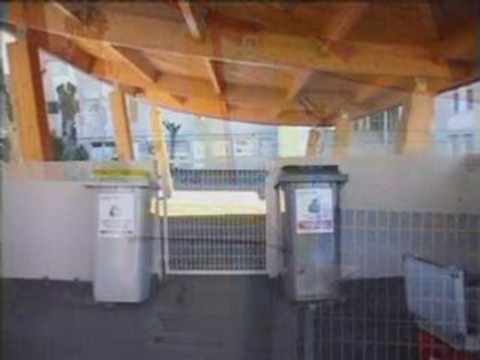 Les poubelles parlantes