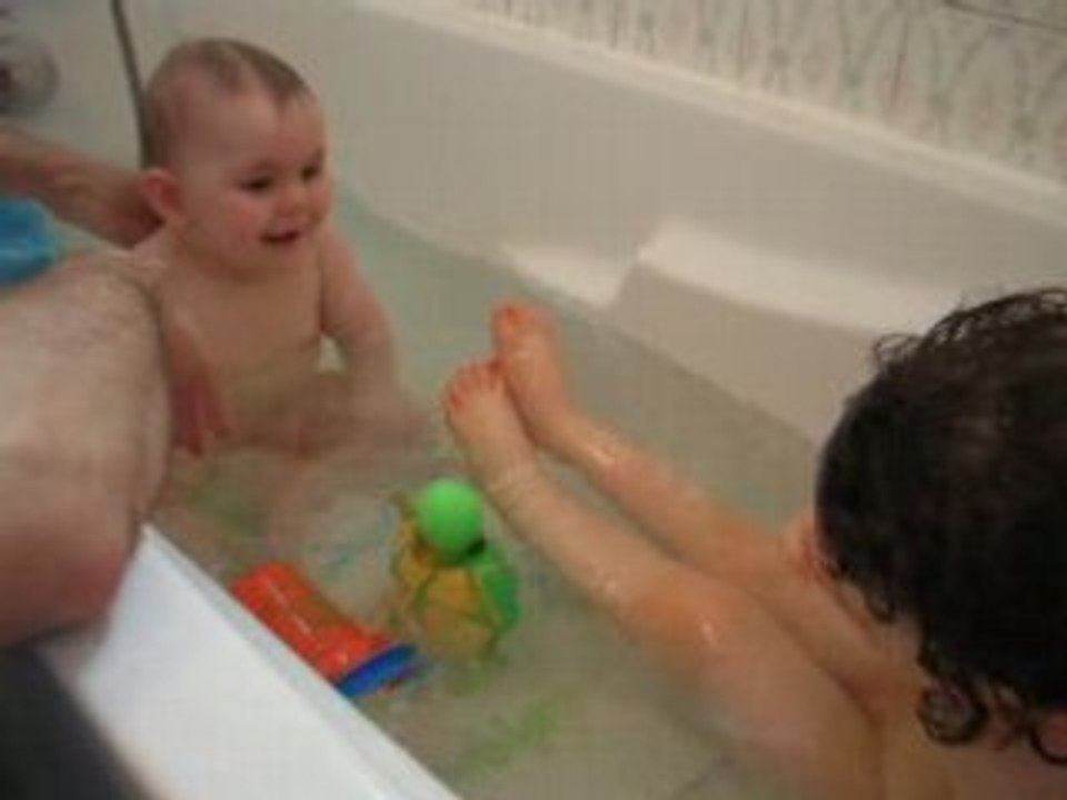 05 05 08 - Les filles dans le bain