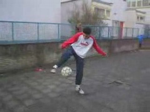 Football Freestyle avec Soufiane Touzani