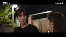 셰어하우스에서 같이 살게 된 김지연과 박서함 그리고 두 사람을 지켜보는 김한영