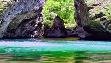 Rivière Turquoise au Cœur de la Nature 🌊 Musique Relaxante et Détente