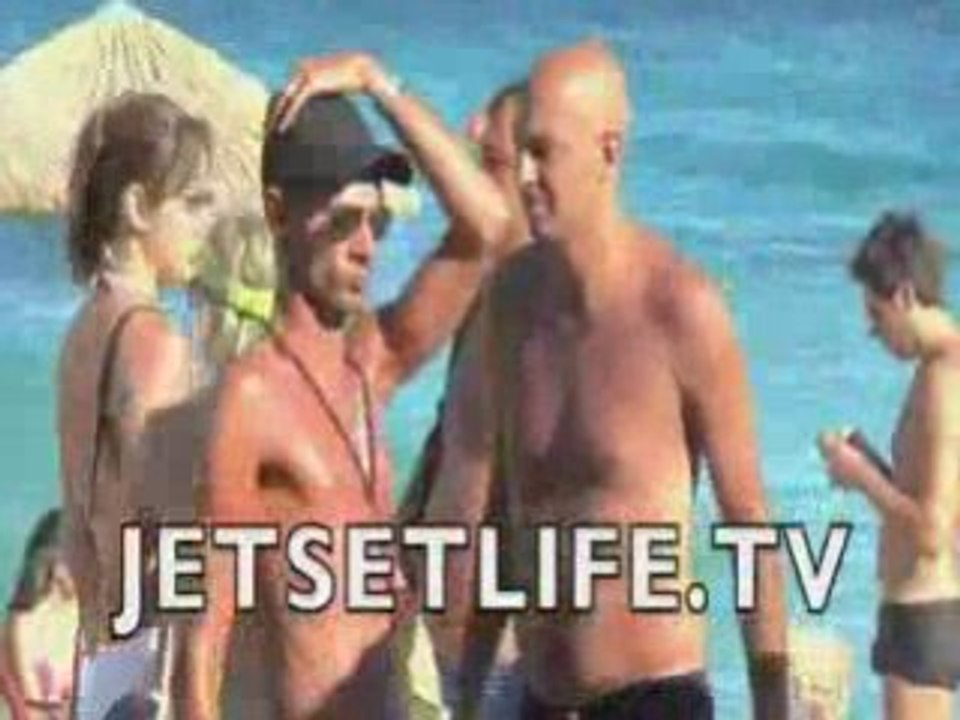 Watch Amazing Girls at Super Paradise Mykonos