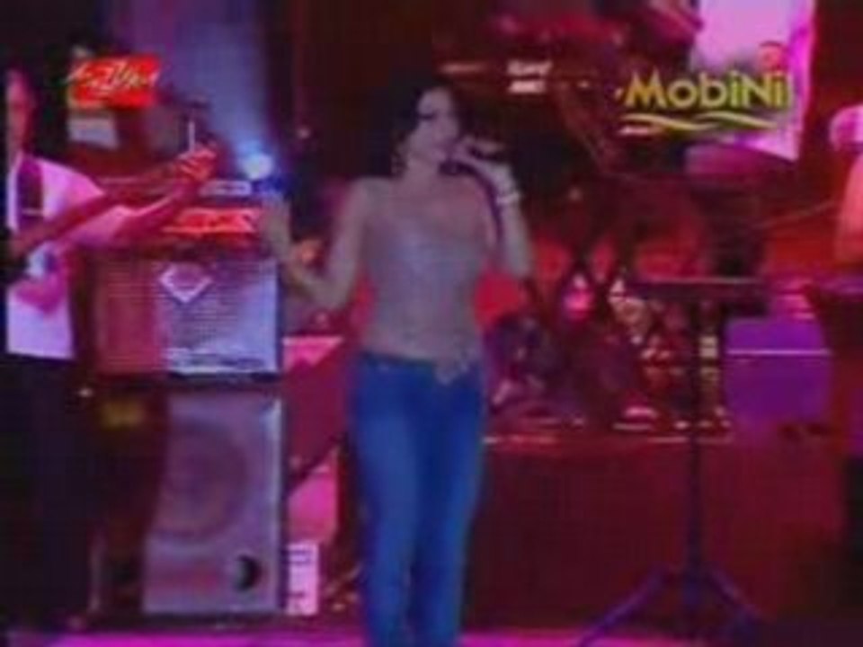 Haifa wehbe chante en francais!!