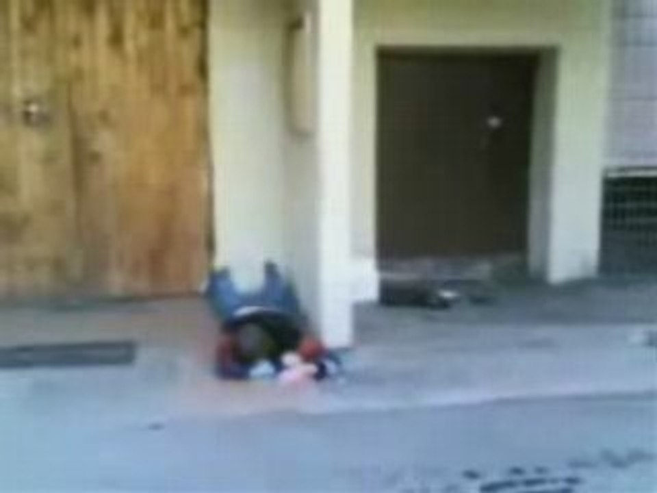 regis sort par la fenetre