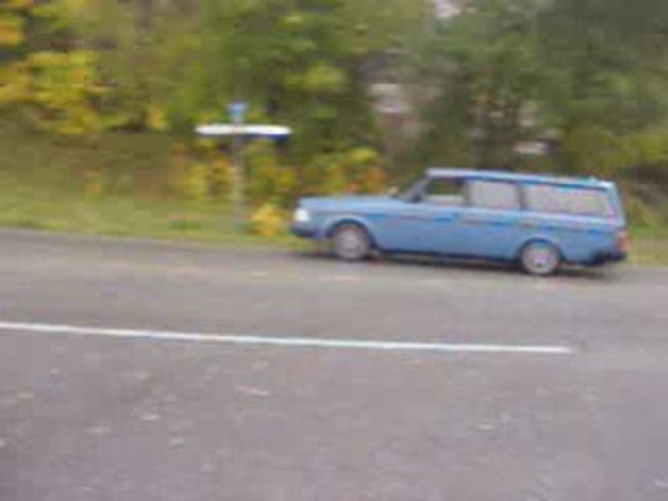 Drift Volvo 240 break station wagon estate derapage glisse