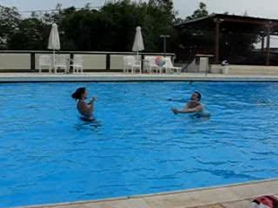 Swimming Volley