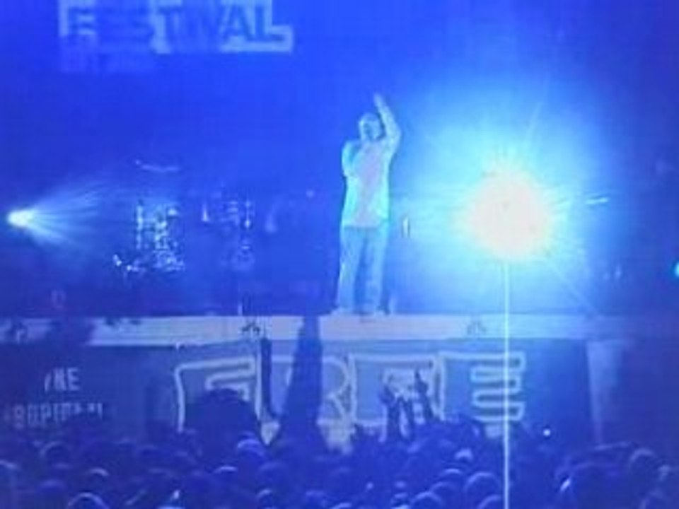 02-Gentleman live- Redemption song- reggae dub festival