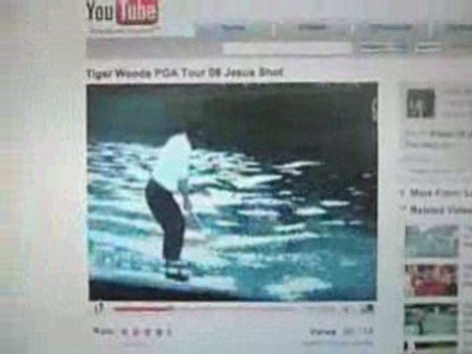 Tiger Woods Marche sur l'eau