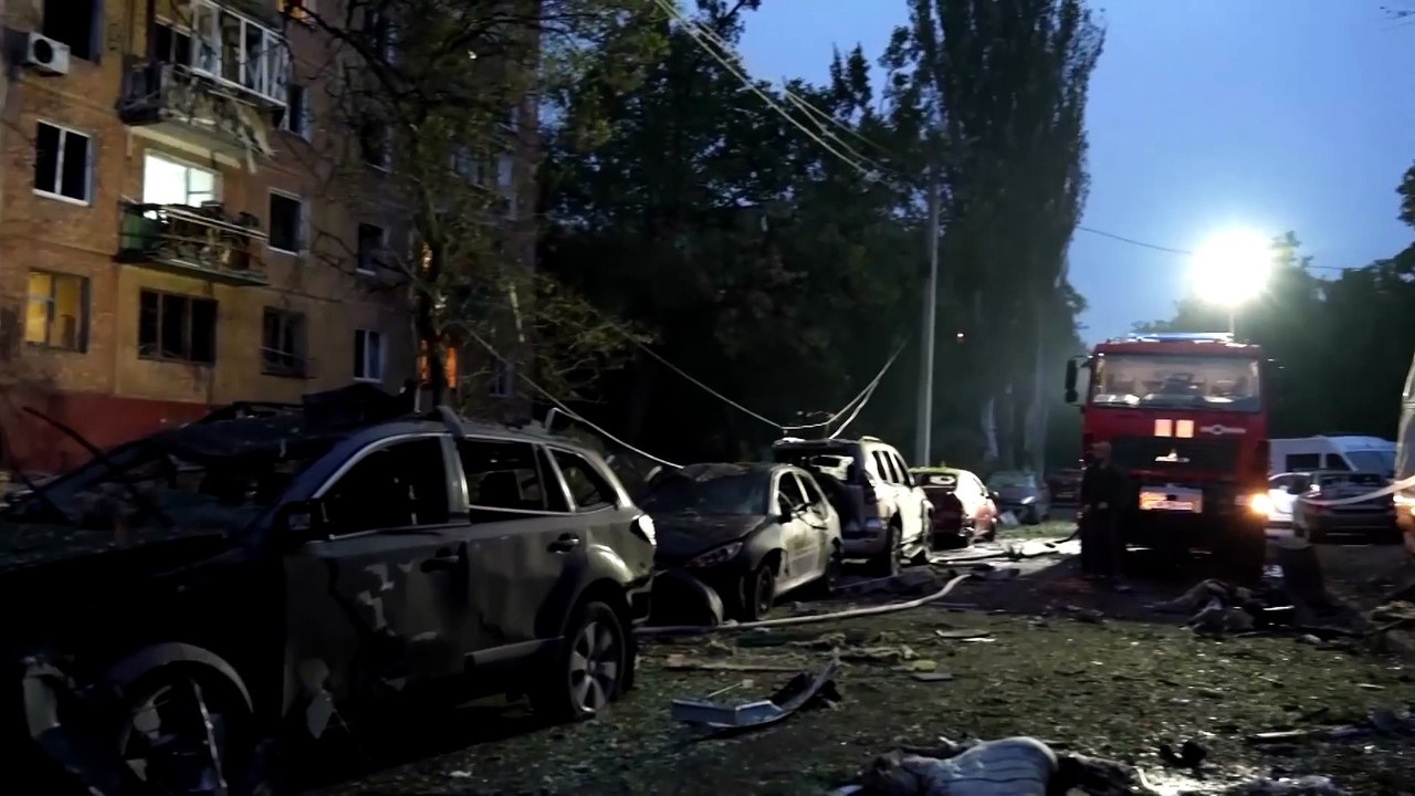 Luftangriffe auf saporischschja töten siebzehn menschen: russland verstärkt attacken in der ukraine
