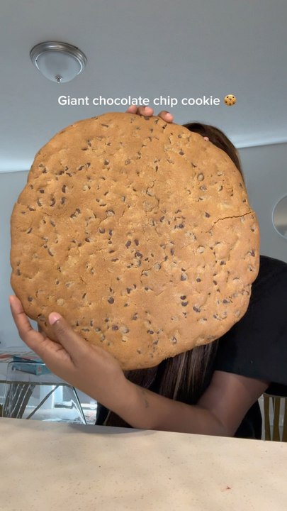 Giant Chocolate Chip Cookie Recipe | Easy Homemade Dessert - video ...