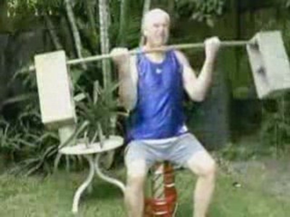 Régis fait de la muscu