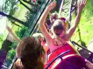 Supertoinou et Supermob38 dans la Coccinelle à Walibi