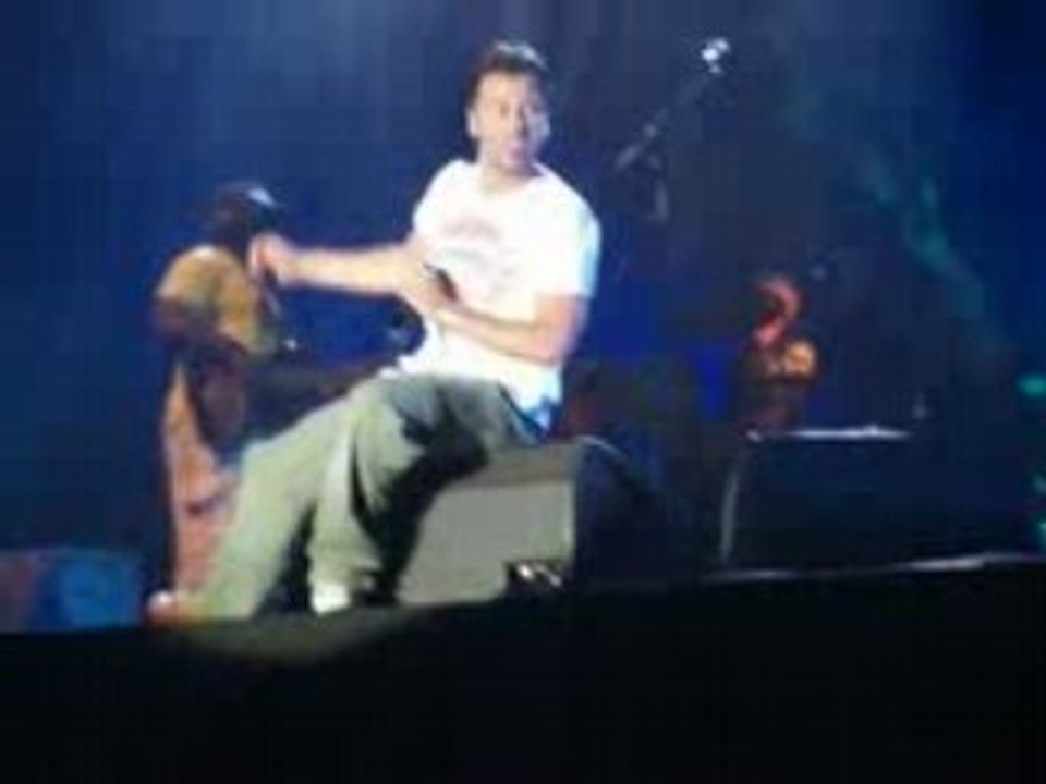 On s'attache & la team danse