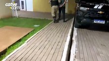 Som alto em residência termina com dois homens na delegacia