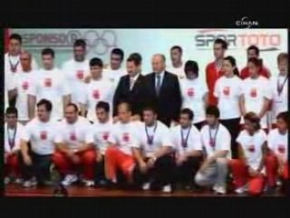 Yildiz Tilbe - Bize Madalya Yakisir by Aluxton