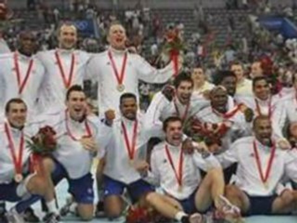ET DE SEPT   "  MEDAILLES D 'OR  POUR LA FRANCE "