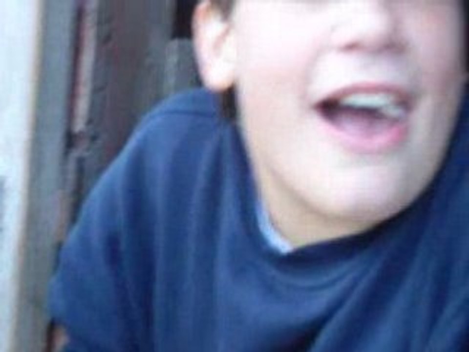 romain qui se batte pour par être en vidéo