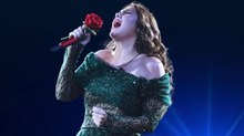 Yuridia molesta durante concierto por fallas técnicas