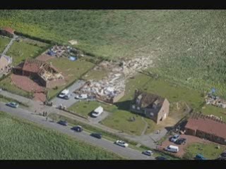 Vue aérienne de la tornade sur hautmont le 03 aout 2008