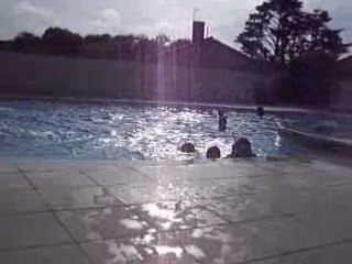 Camping-08 MiKael & Chris Se la Raconte :P a la piscine