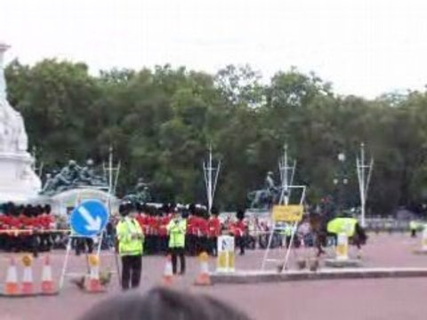 Relève de la garde. Londres le 19 août 2008