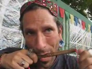 Steev kindwald play genggong