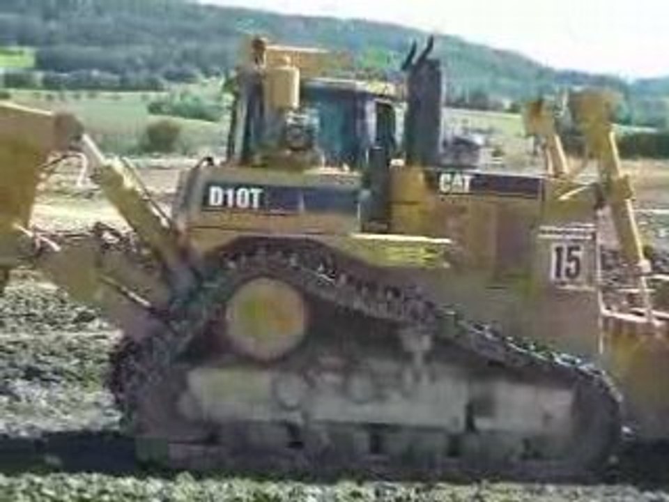 D10T en pousse avec 631G