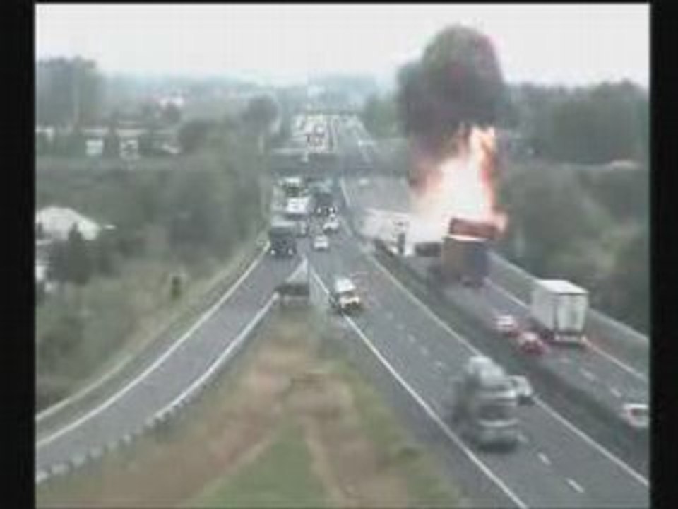 Impressive Truck Accident