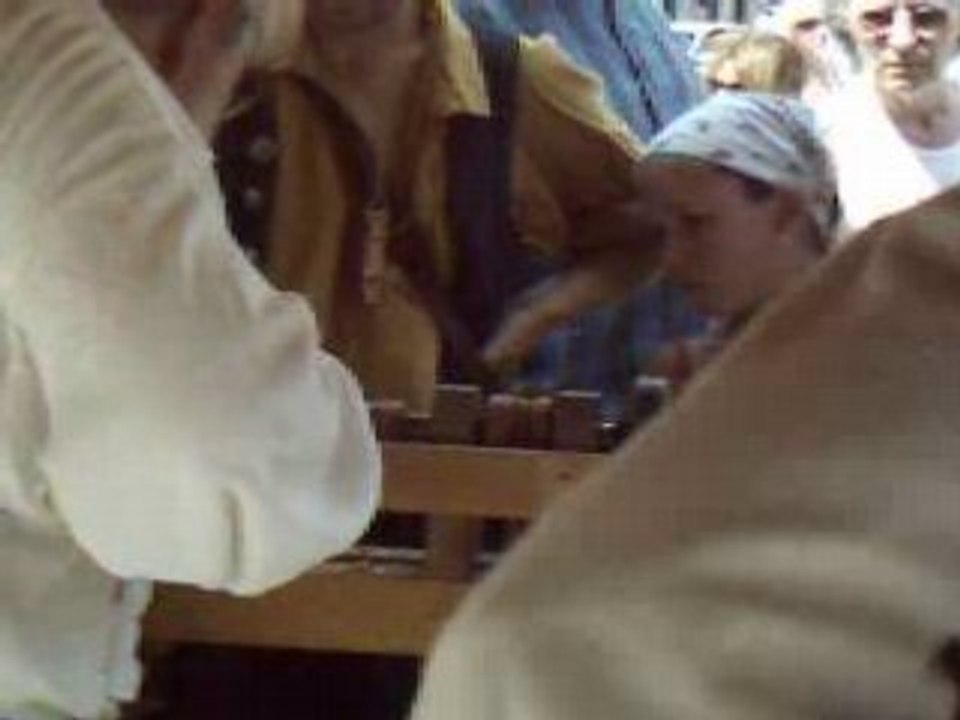 Marché public du XVIII ème siècle 11 (tour à bois)