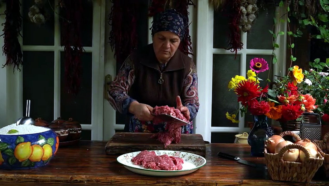 Rustic Beef & Potato Buns - Cozy Autumn Baking - video Dailymotion
