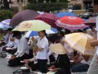 Prière catholique à Saigon