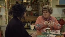 Madame Lebrun S03E07 - Coquine de maman !