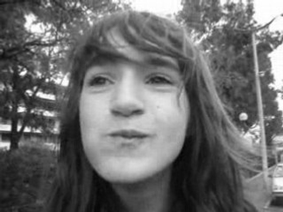 Moi la bouche pleine de DRAGIBUS & Garance qui commente. Mdr