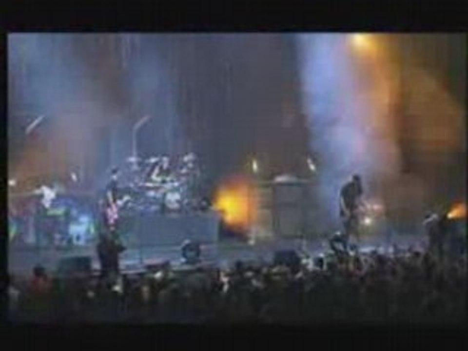 Blink 182 - Carousel (Live in Chicago)