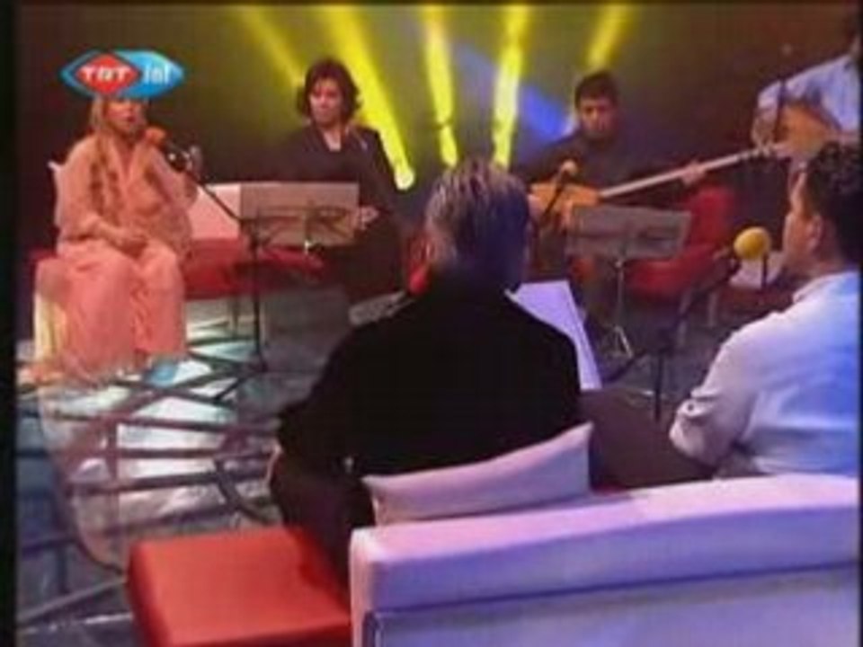 Bedia Akartürk - Bir Çift Turna Gördüm