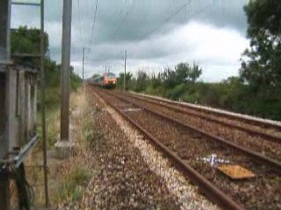 BB 26000 en tête du 3306 à 200km/h