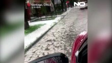 Χάος από την καταιγίδα στο Σαντιάγο: χαλάζι, πλημμύρες και διακοπές ρεύματος