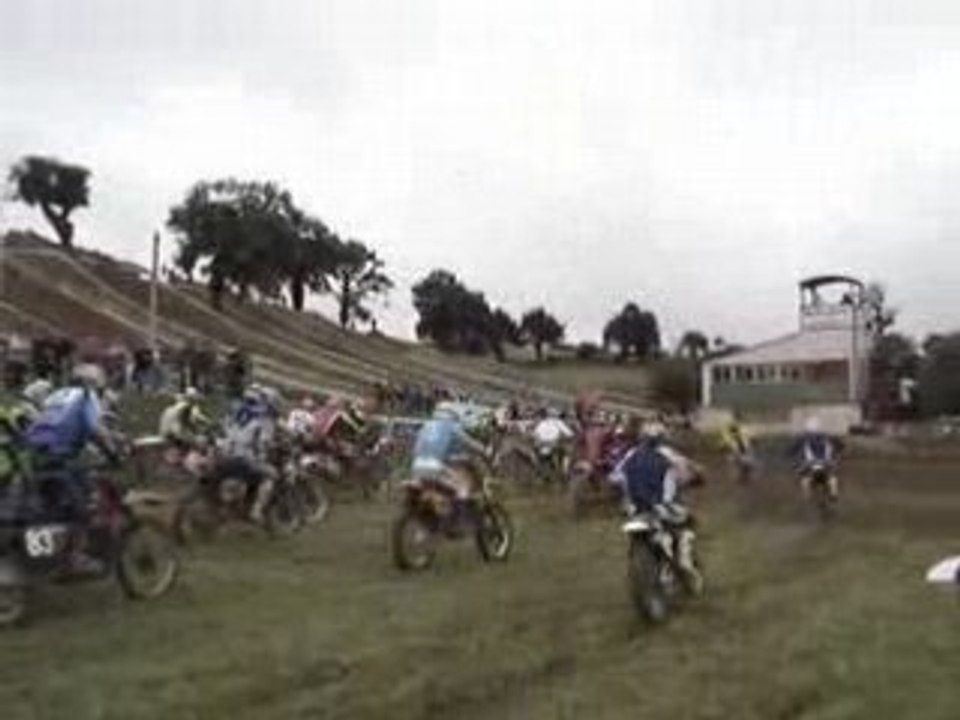 Départ  3 MX anciennes Martigné Ferchaud 2008