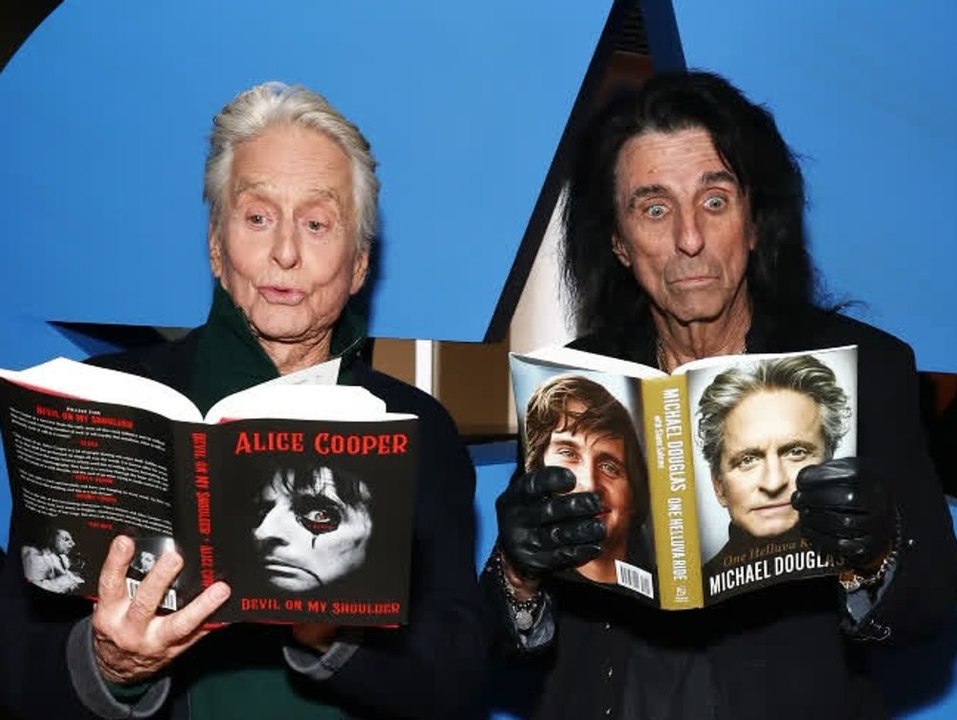 Michael douglas und alice cooper gründen ganz besonderen buchclub
