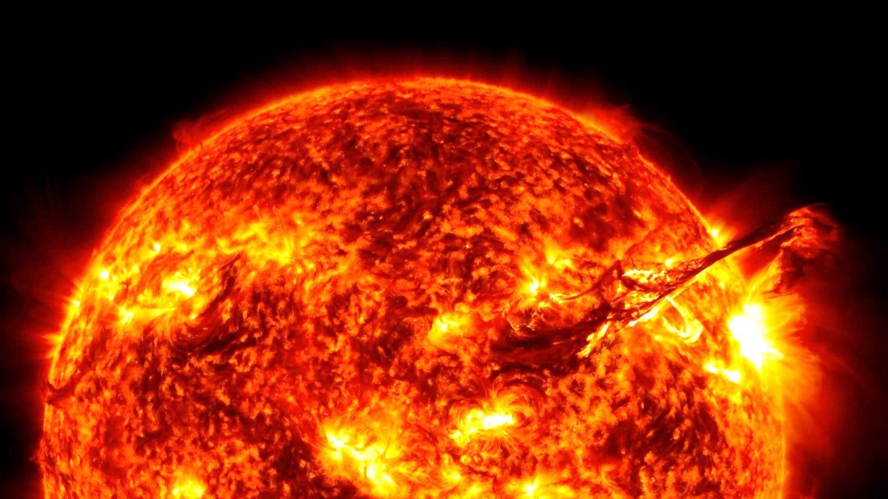 Inside the Sunspot Behind May's Storm, Now Aiming at Earth Again ...