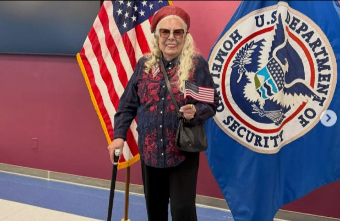 Joni Mitchell wird US-Staatsbürgerin
