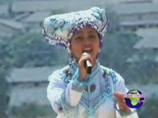 苗族迎宾歌 Zaj Nkauj Hmoob Txais Tos Qhua (Live) MV