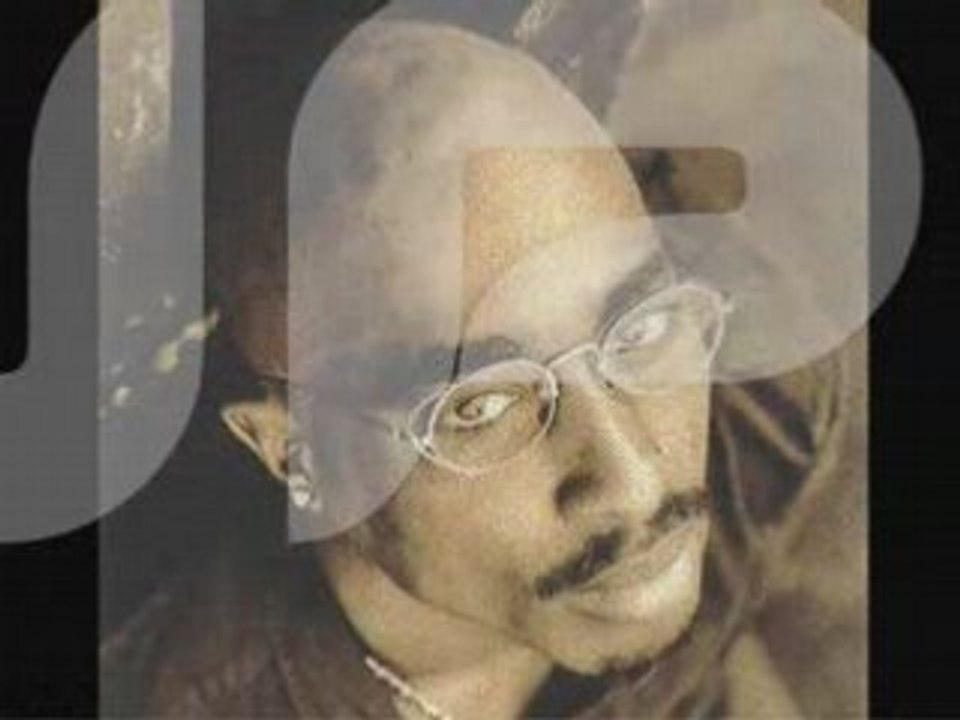 Tupac - Changes (remixed by Freddo)