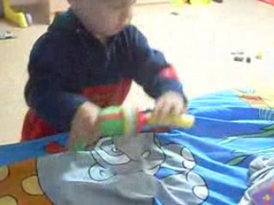 Enzo et le pistolet