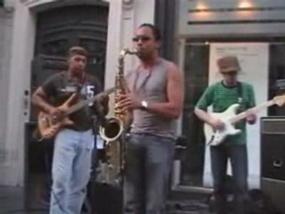 StanX - Emergency Live