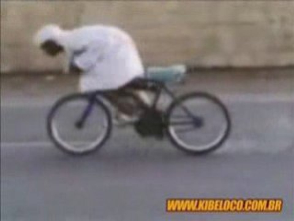 bmw m3 vs vélo